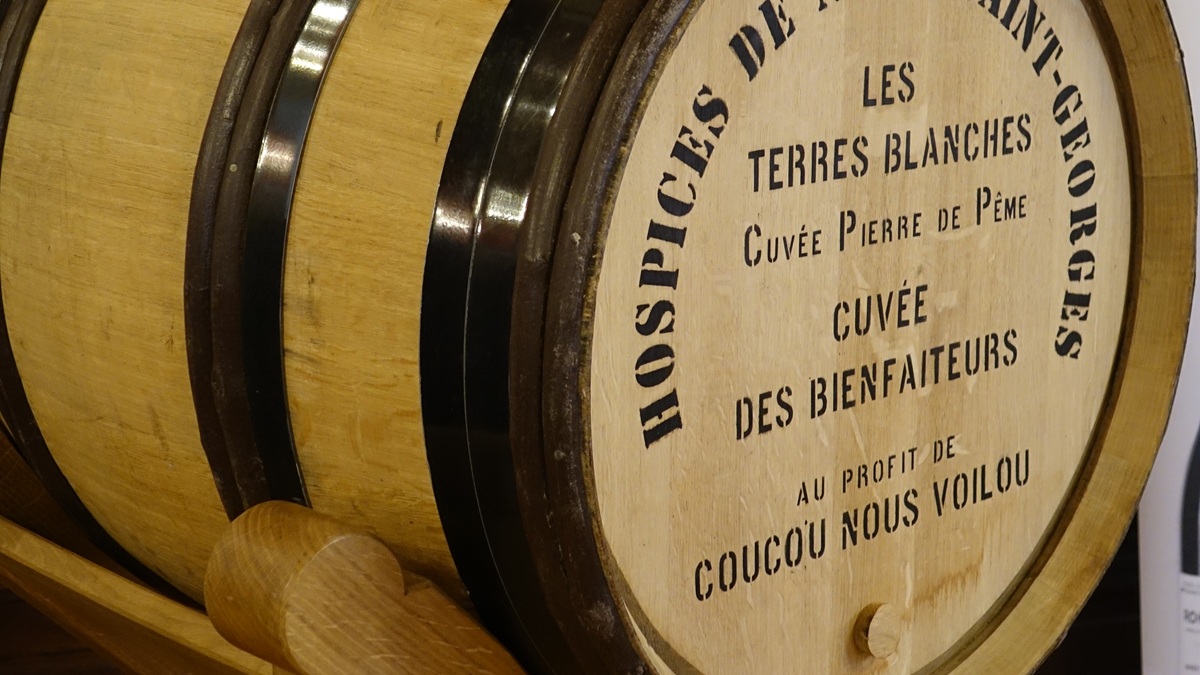 Lire la suite à propos de l’article Hospices de Nuits : tout savoir sur la pièce de charité et l’association